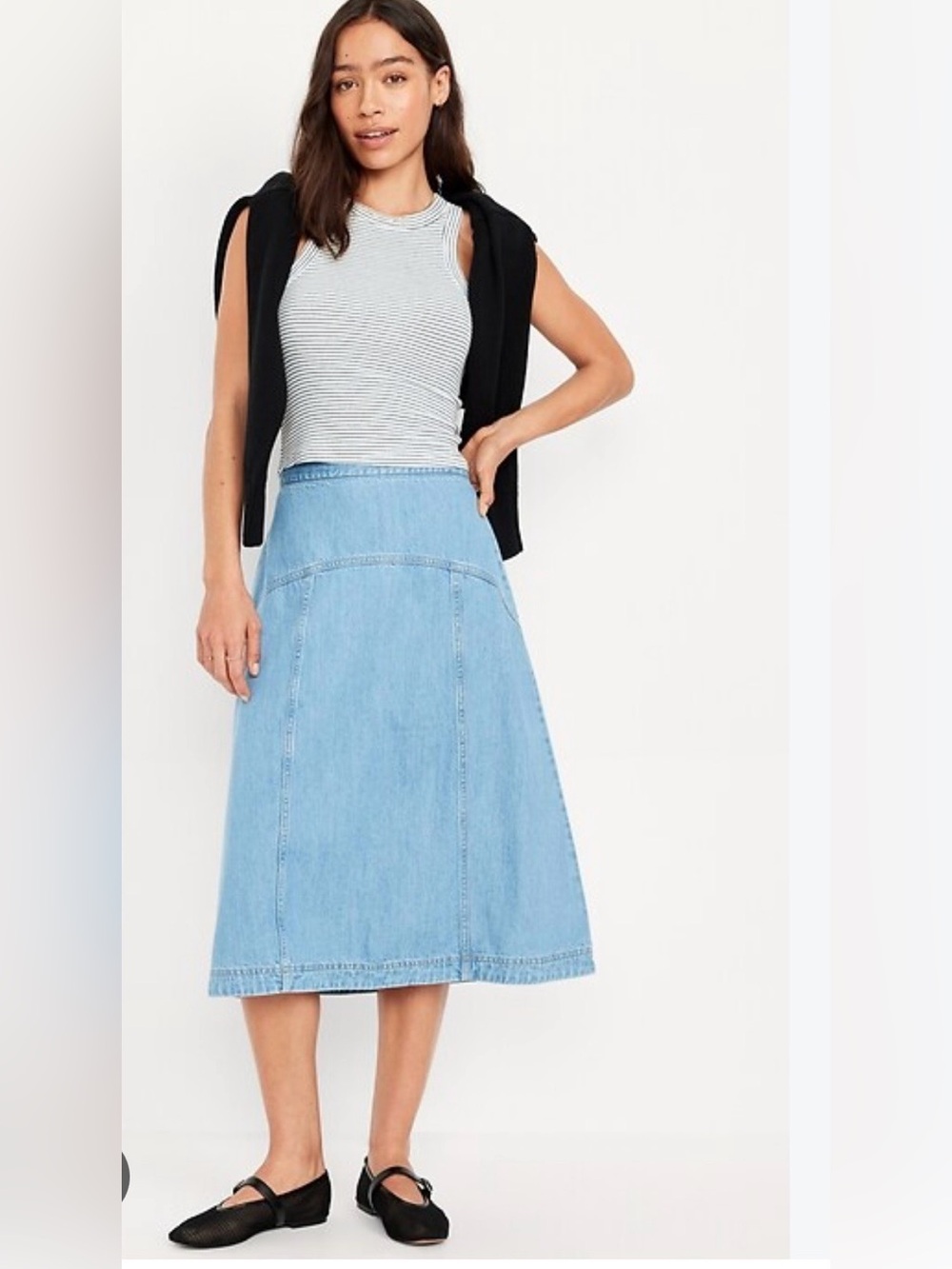 Old Navy women’s 18 high-rise denim skirt with back zip, light denim wash